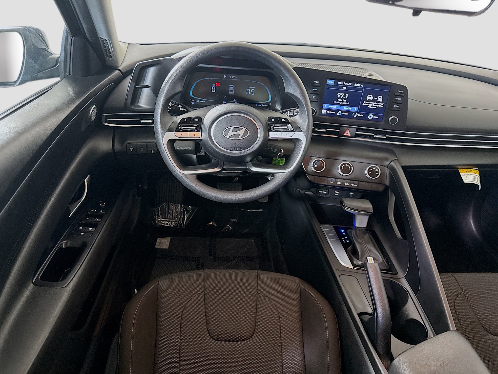 Used 2025 Hyundai Elantra SE FWD image 17