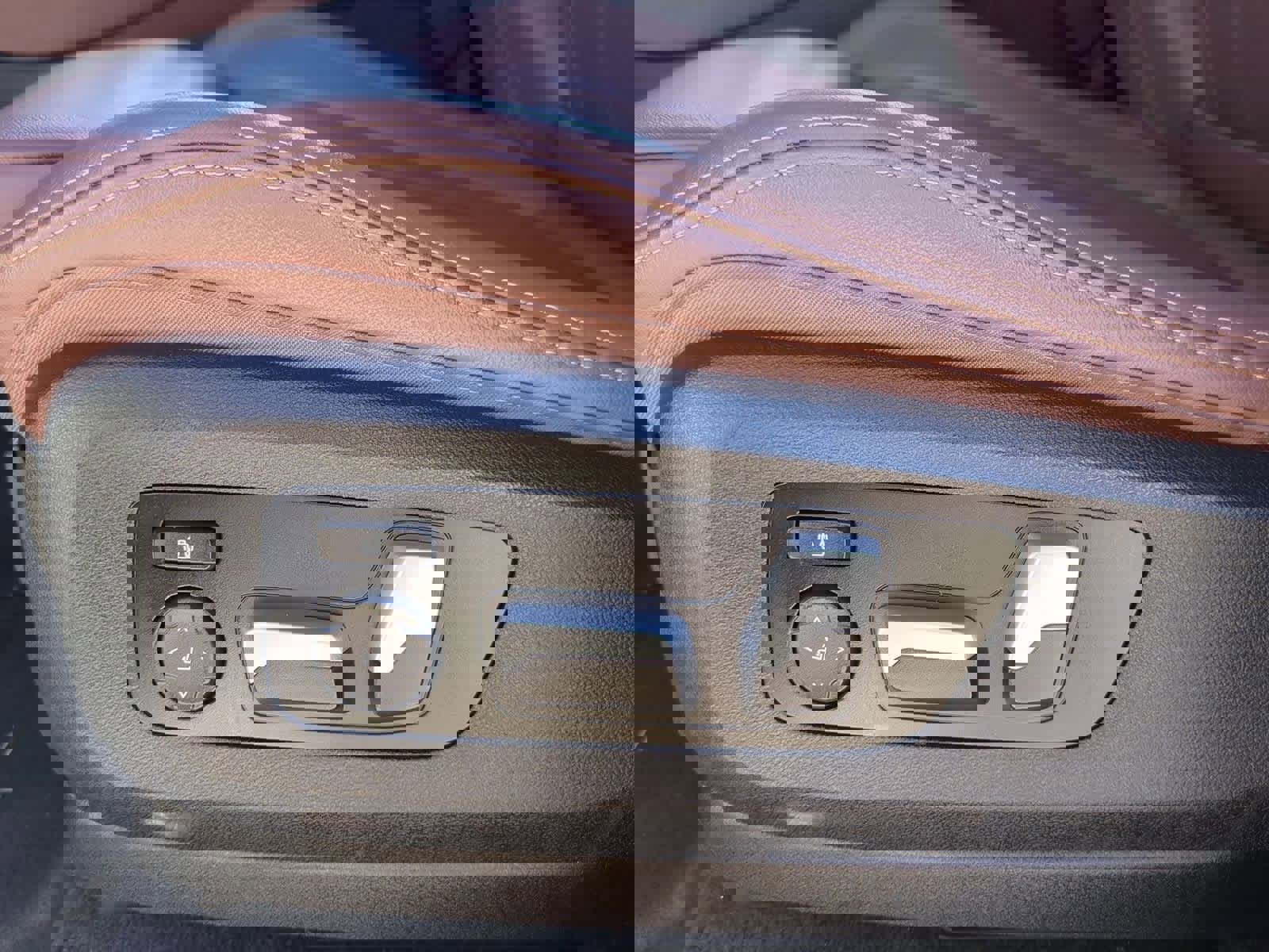 Used 2022 BMW X5 xDrive40i w/ Premium Package image 16