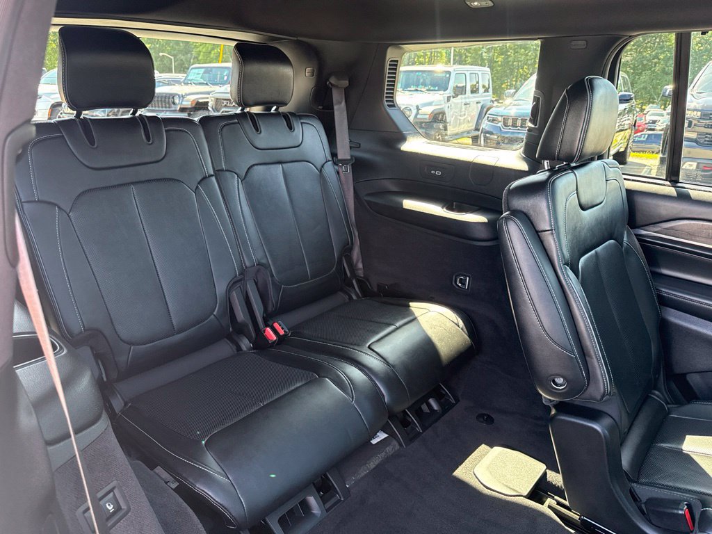 Certified 2021 Jeep Grand Cherokee L Overland w/ Luxury Tech Group IV AWD/4WD image 30