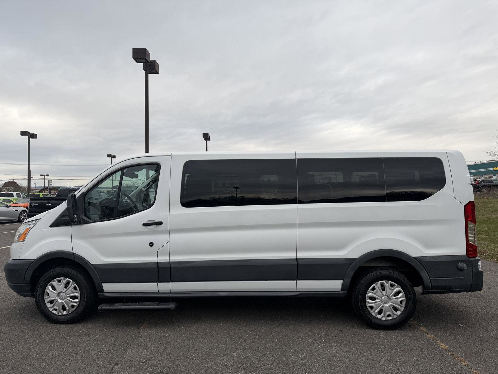 Used 2015 Ford Transit 350 XLT image 3