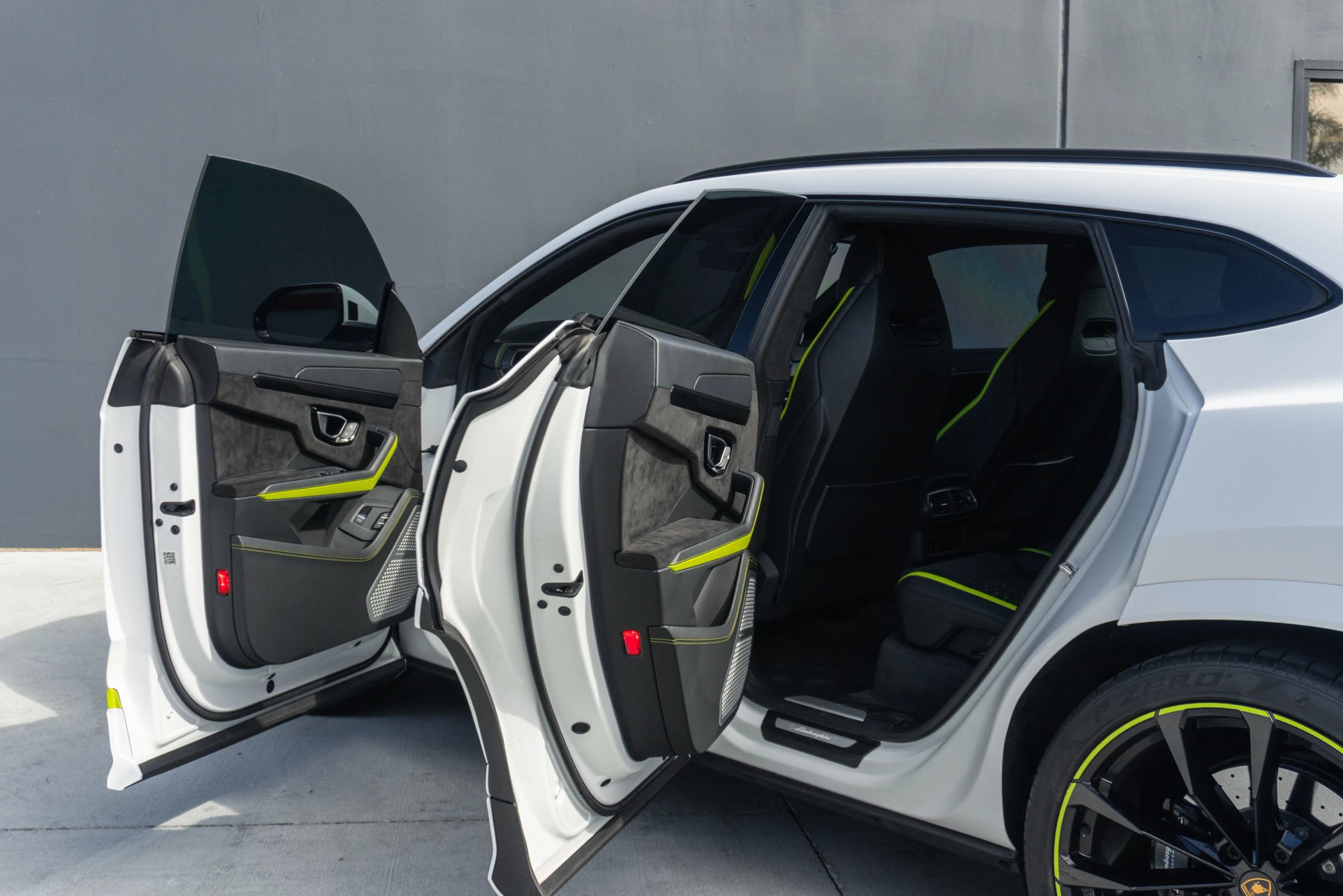 Used 2022 Lamborghini Urus image 72