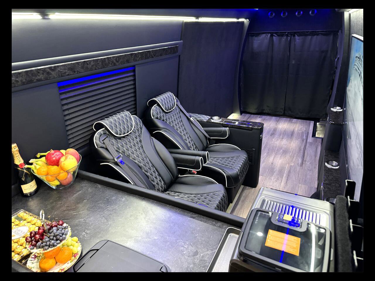 Used 2024 Mercedes-Benz Sprinter 3500 image 4