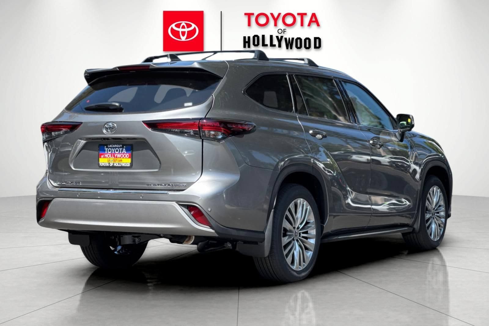 New 2026 Toyota Highlander Platinum AWD/4WD image 4