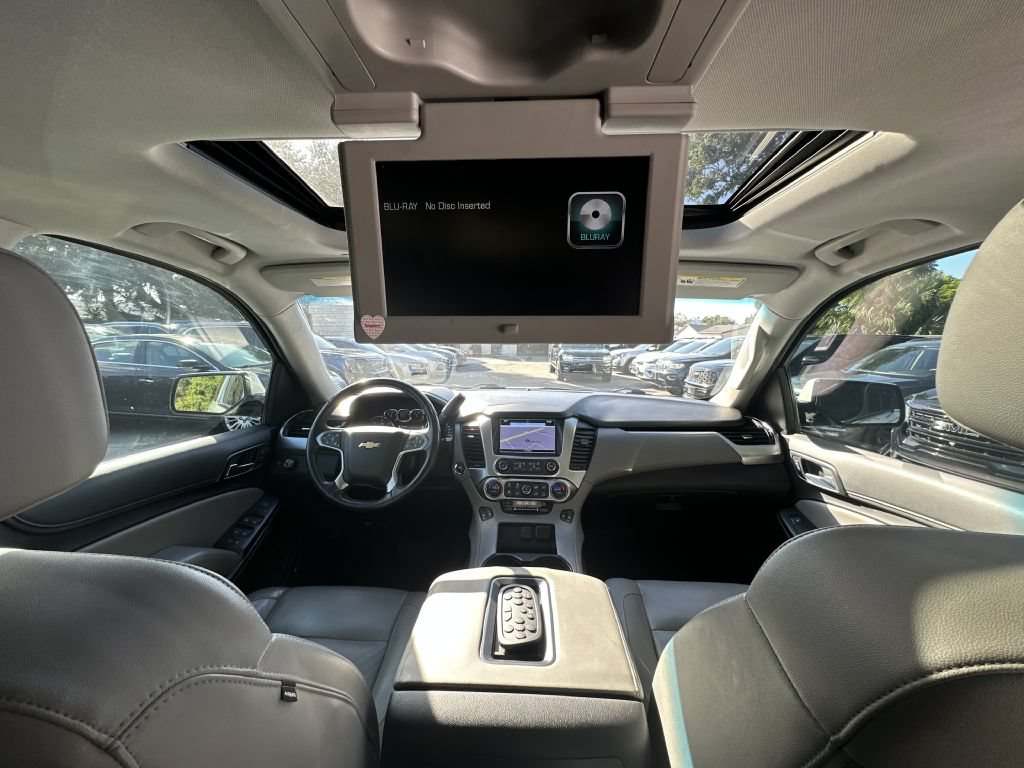 Used 2019 Chevrolet Suburban LT RWD image 14