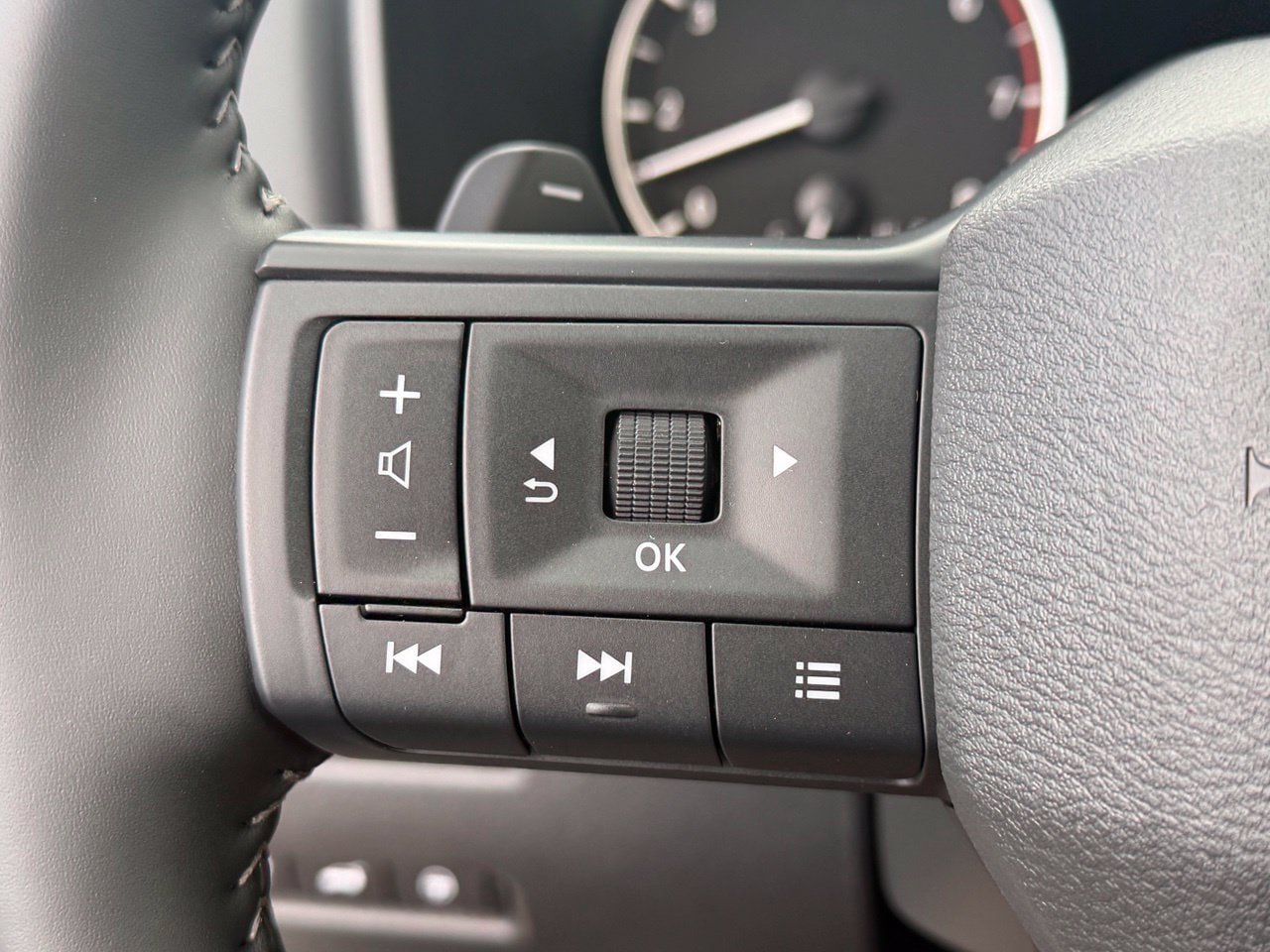 New 2026 Nissan Rogue Dark Armor FWD image 13