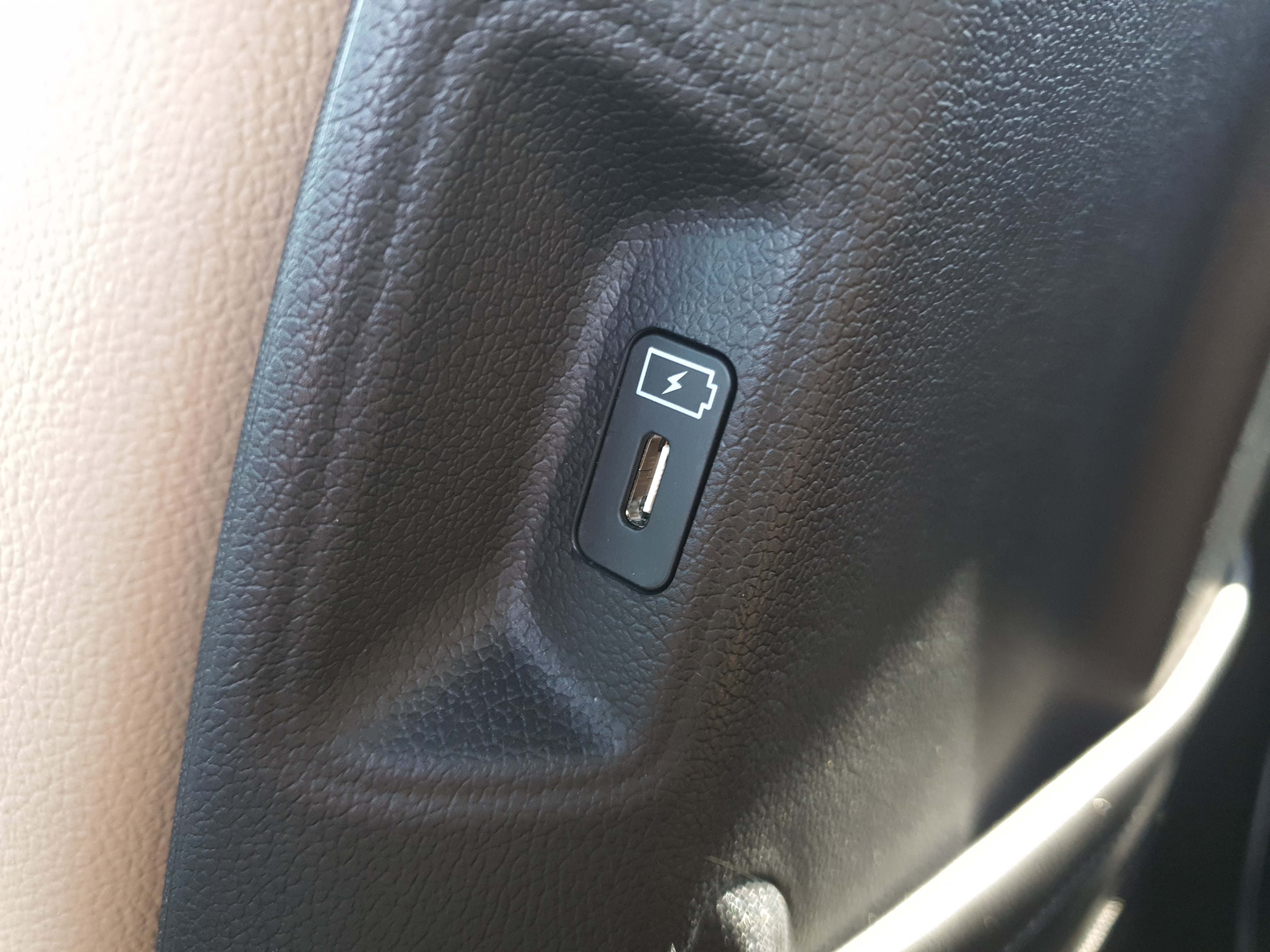 New 2025 Kia Sorento SX Prestige w/ Olive Brown Leather Package image 18