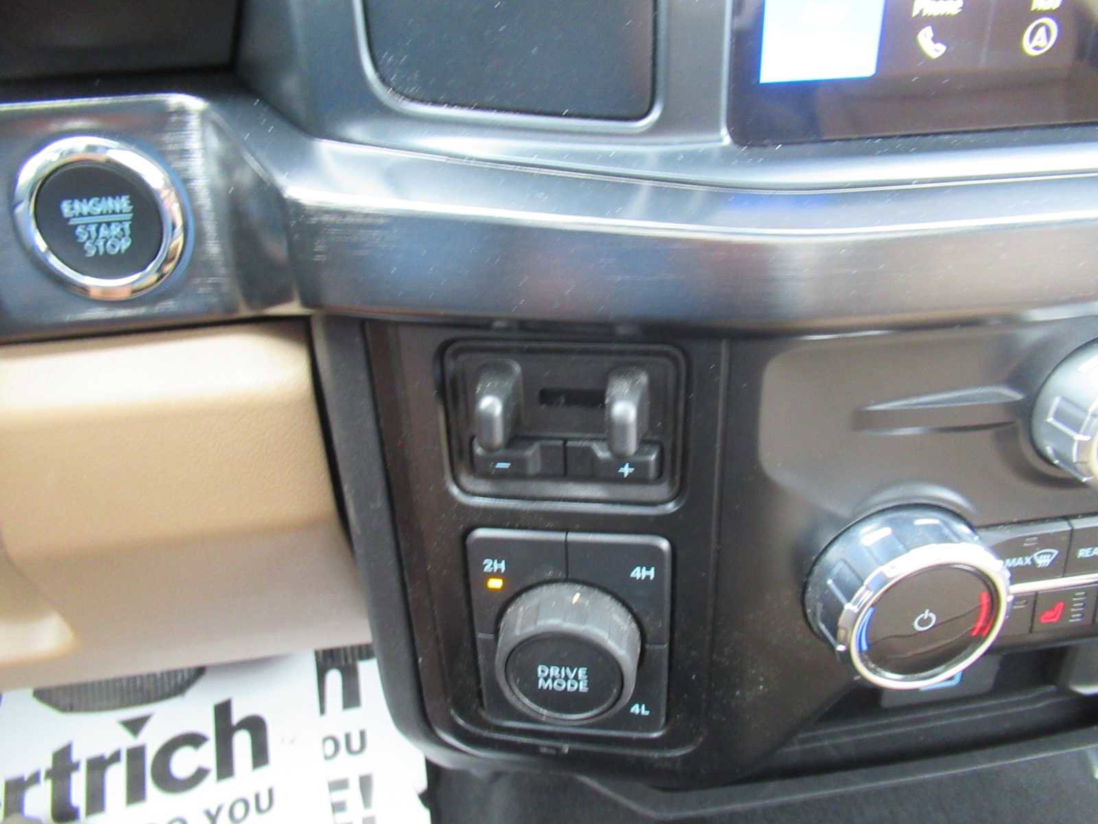 Used 2024 Ford F250 Lariat image 31