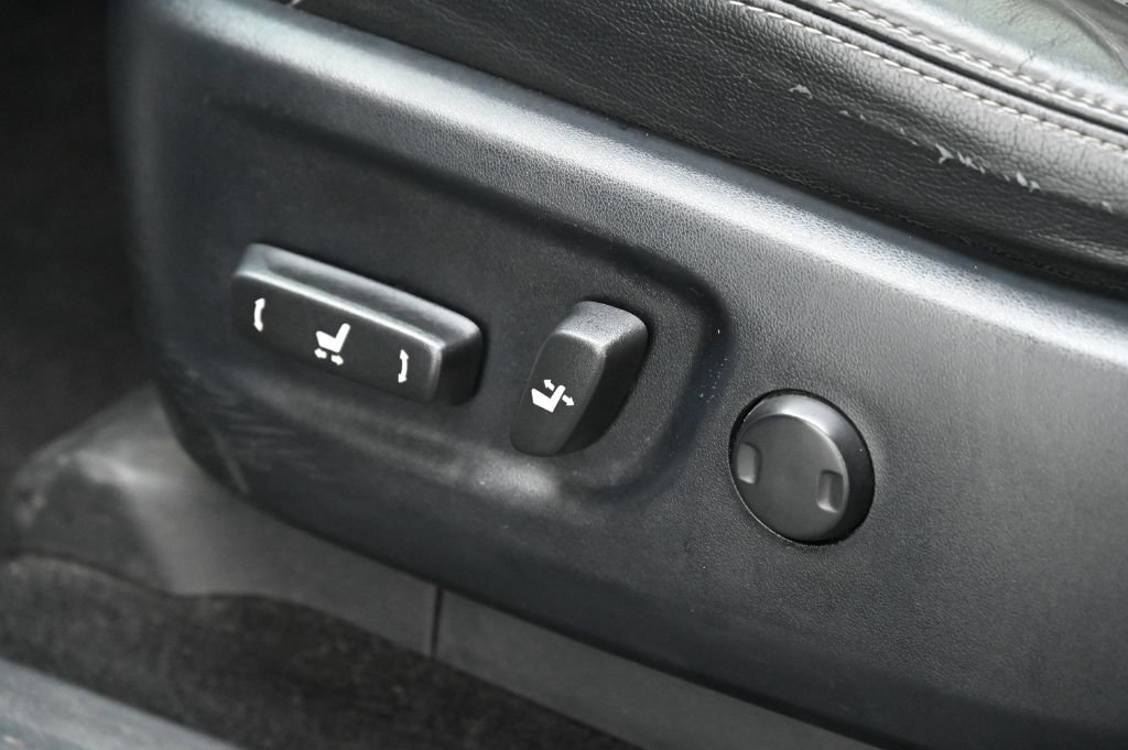 Used 2018 Toyota 4Runner Limited AWD/4WD image 18