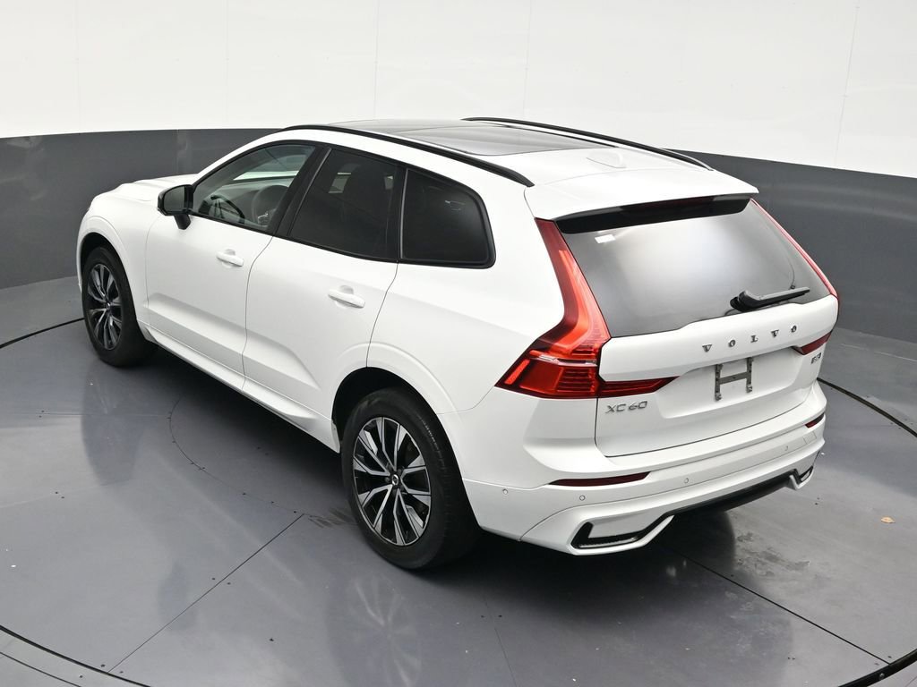 Used 2024 Volvo XC60 B5 Plus image 20
