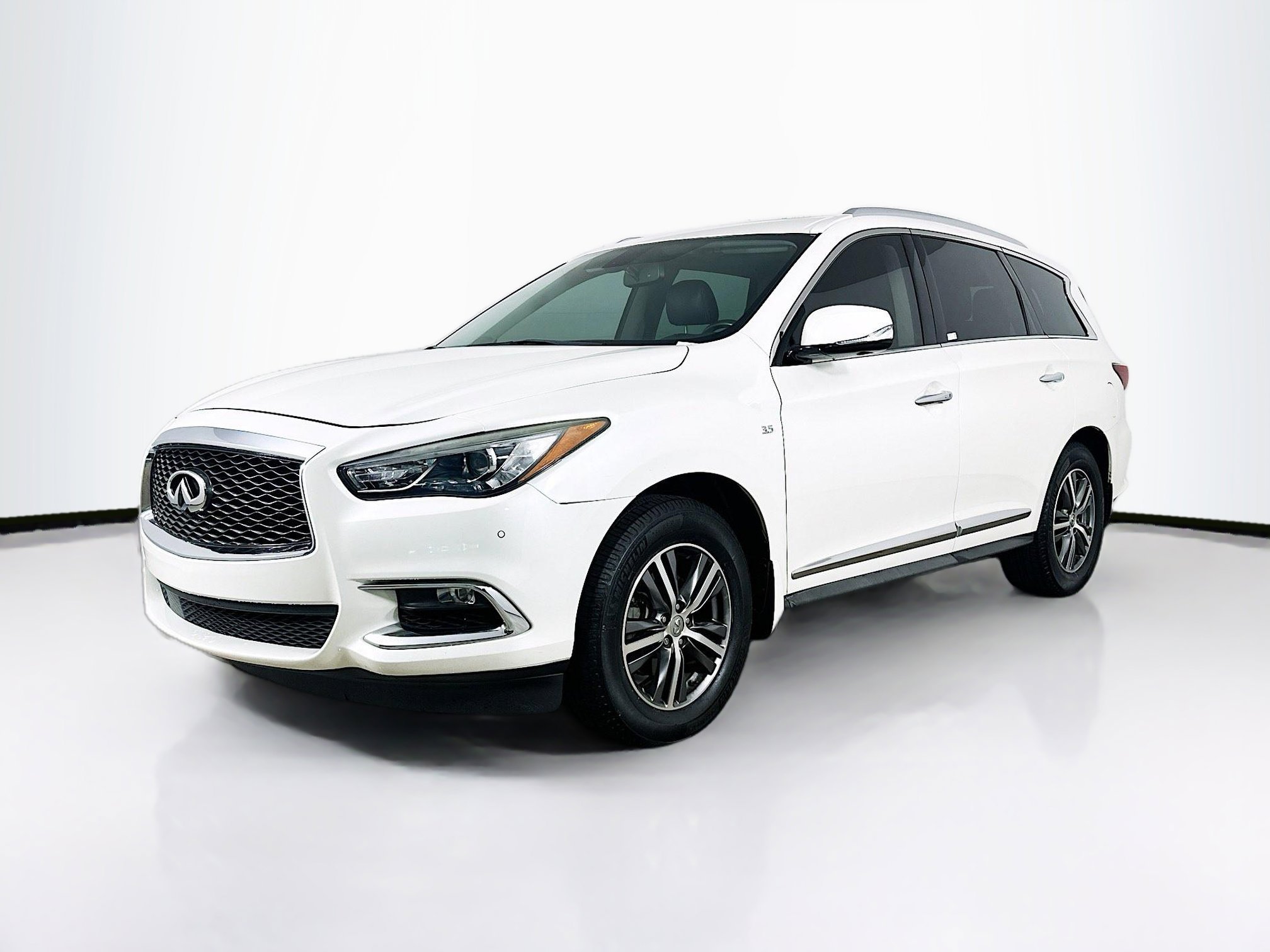 Used 2017 INFINITI QX60 FWD w/ Premium Plus Package image 3