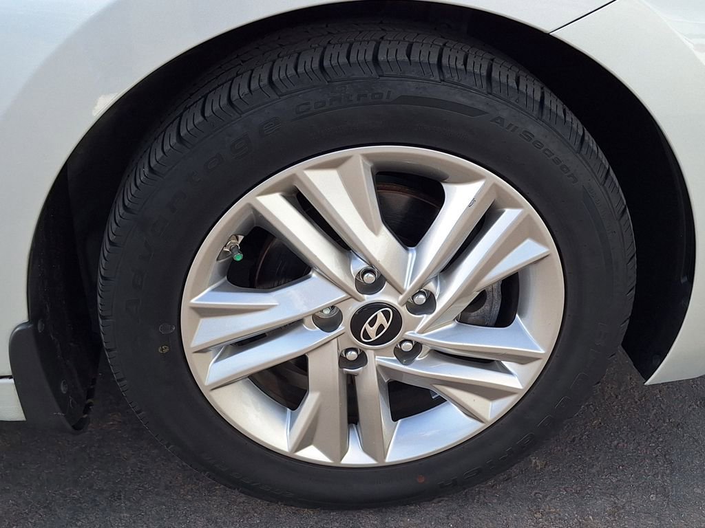Used 2019 Hyundai Elantra SEL image 25