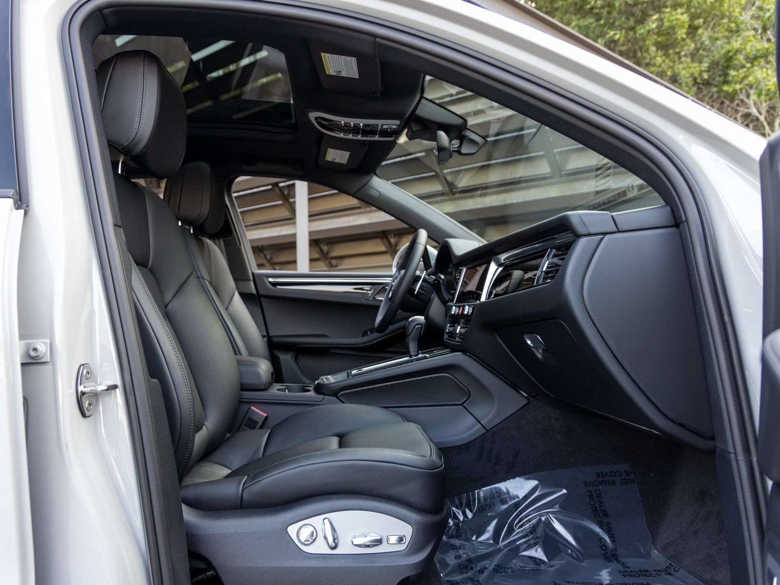 New 2026 Porsche Macan AWD/4WD image 56