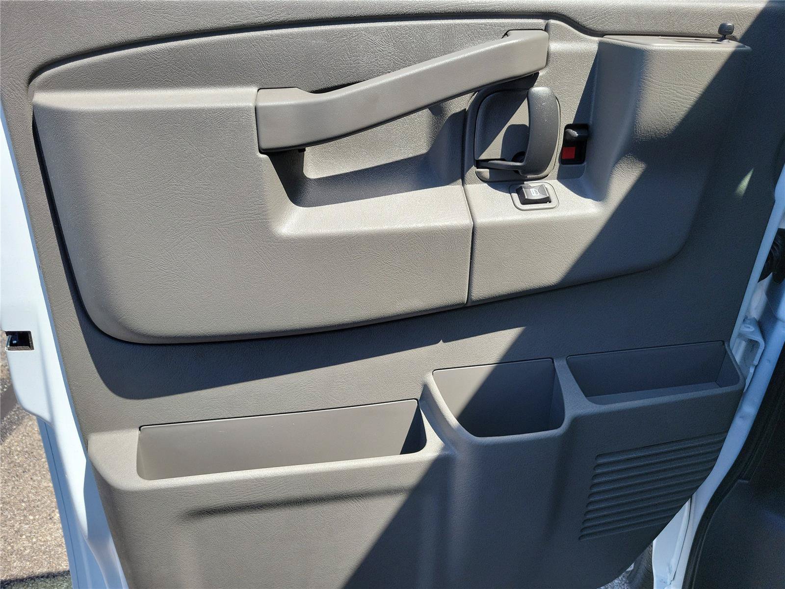 New 2026 GMC Savana 3500 RWD image 16