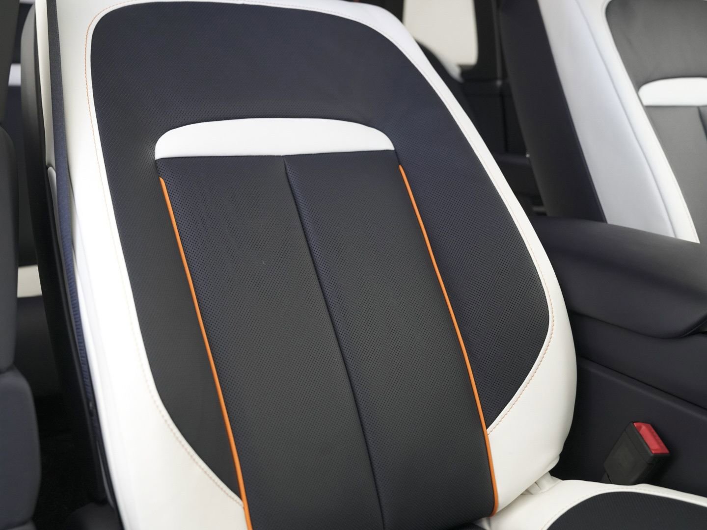 New 2026 Rolls-Royce Cullinan Black Badge image 80