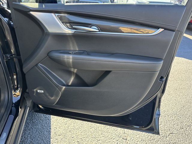 Used 2022 Cadillac XT6 Sport w/ LPO, ONYX Package AWD/4WD image 16