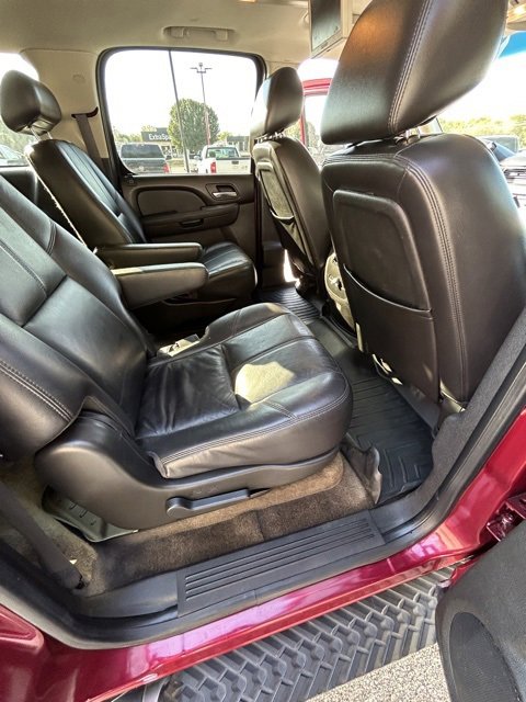 Used 2010 Chevrolet Suburban LT image 21