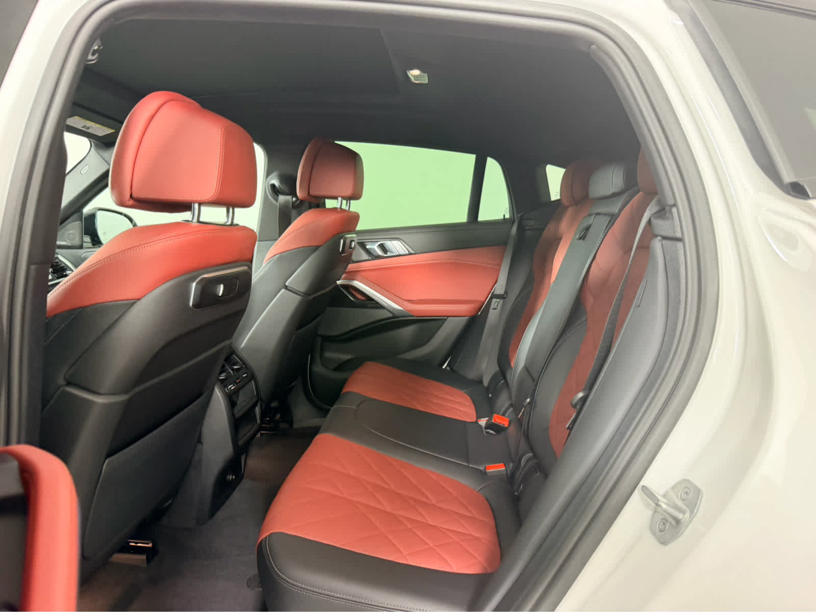 Used 2024 BMW X6 xDrive40i w/ Premium Package AWD/4WD image 14
