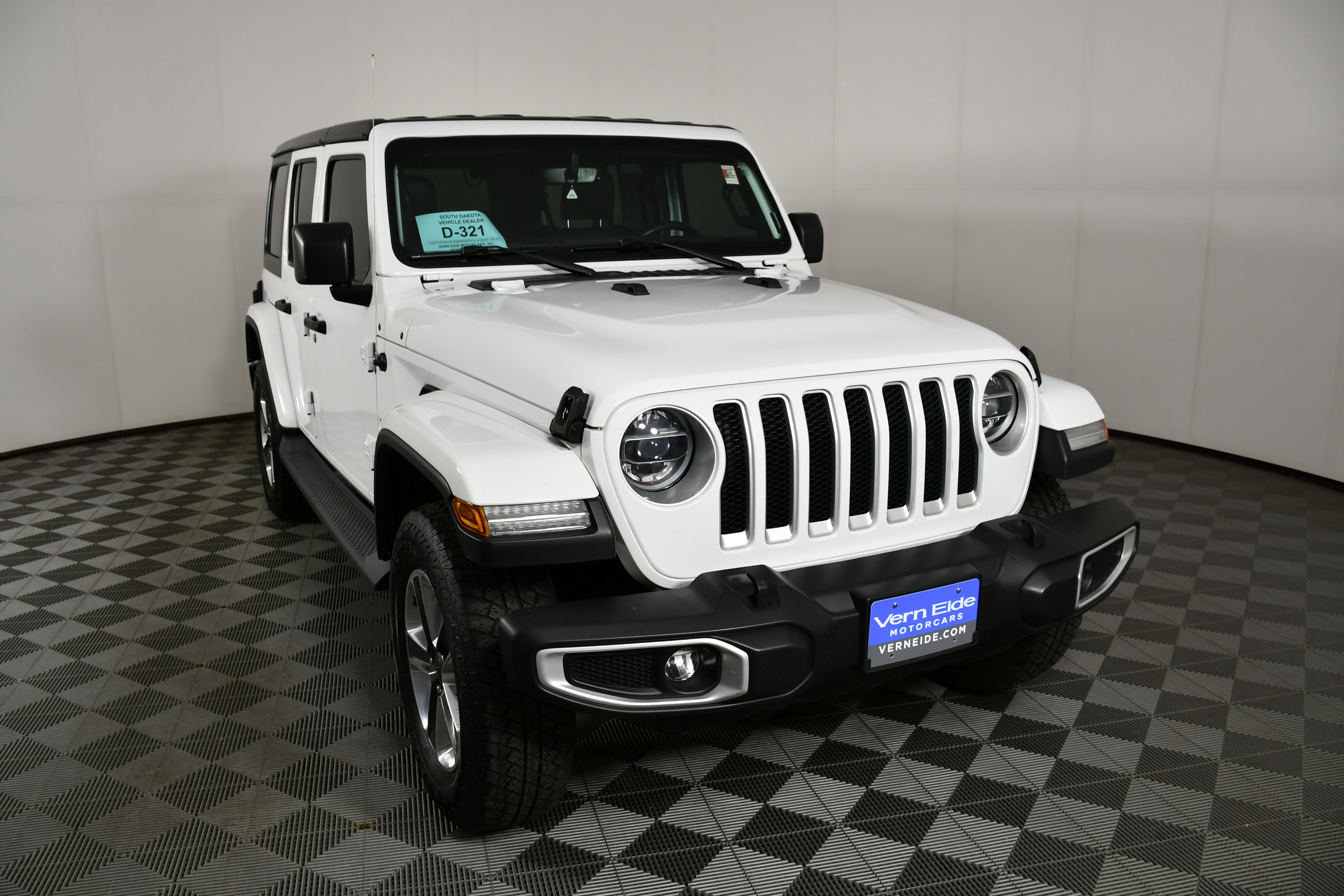Used 2019 Jeep Wrangler Unlimited Sahara image 3