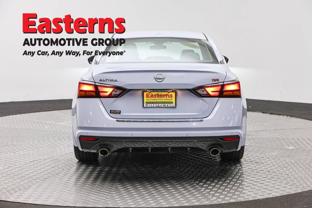 Used 2023 Nissan Altima 2.5 SR FWD image 6