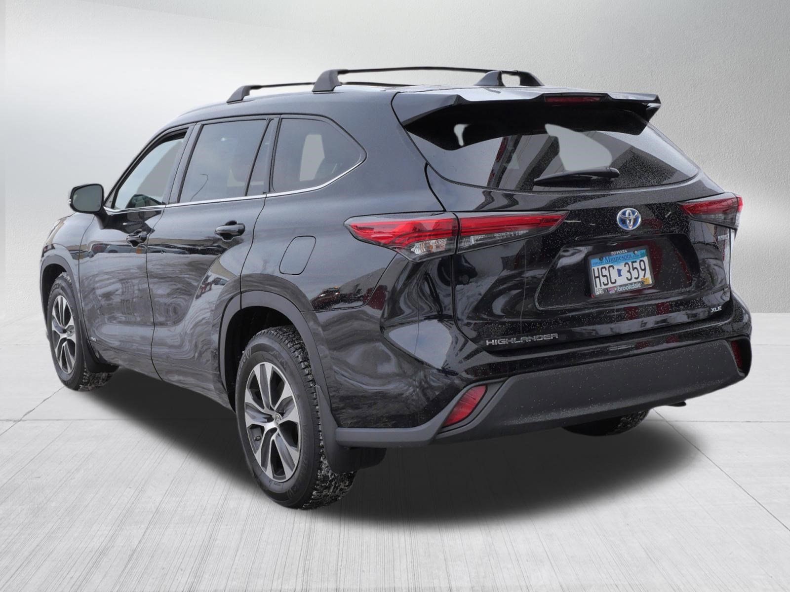 Used 2022 Toyota Highlander XLE image 6