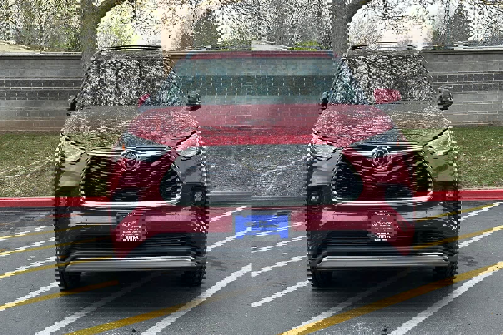 Used 2023 Toyota Highlander Platinum video 2