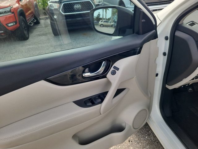 Certified 2021 Nissan Rogue Sport SV FWD image 20