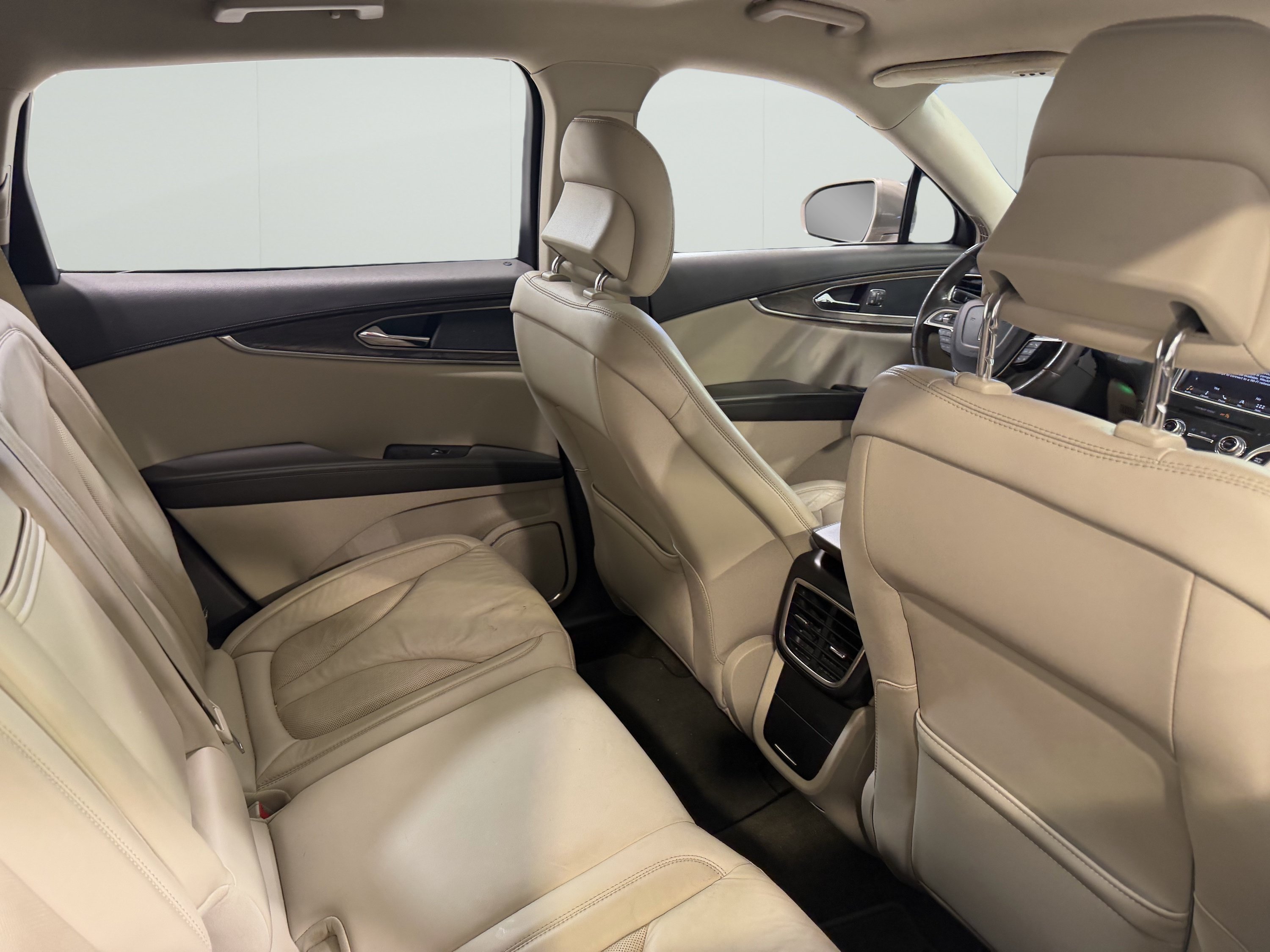 Used 2019 Lincoln Nautilus Select FWD image 14