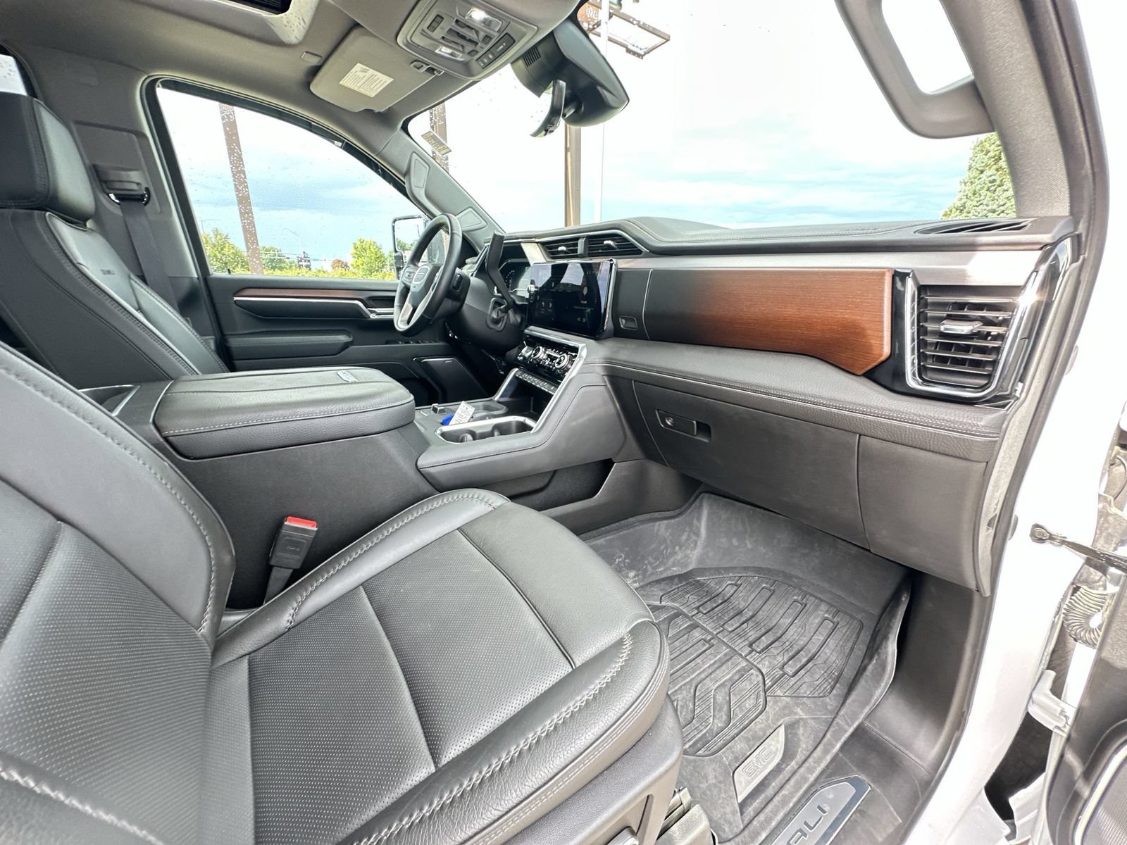 Certified 2024 GMC Sierra 2500 Denali w/ Denali Reserve Package AWD/4WD image 29