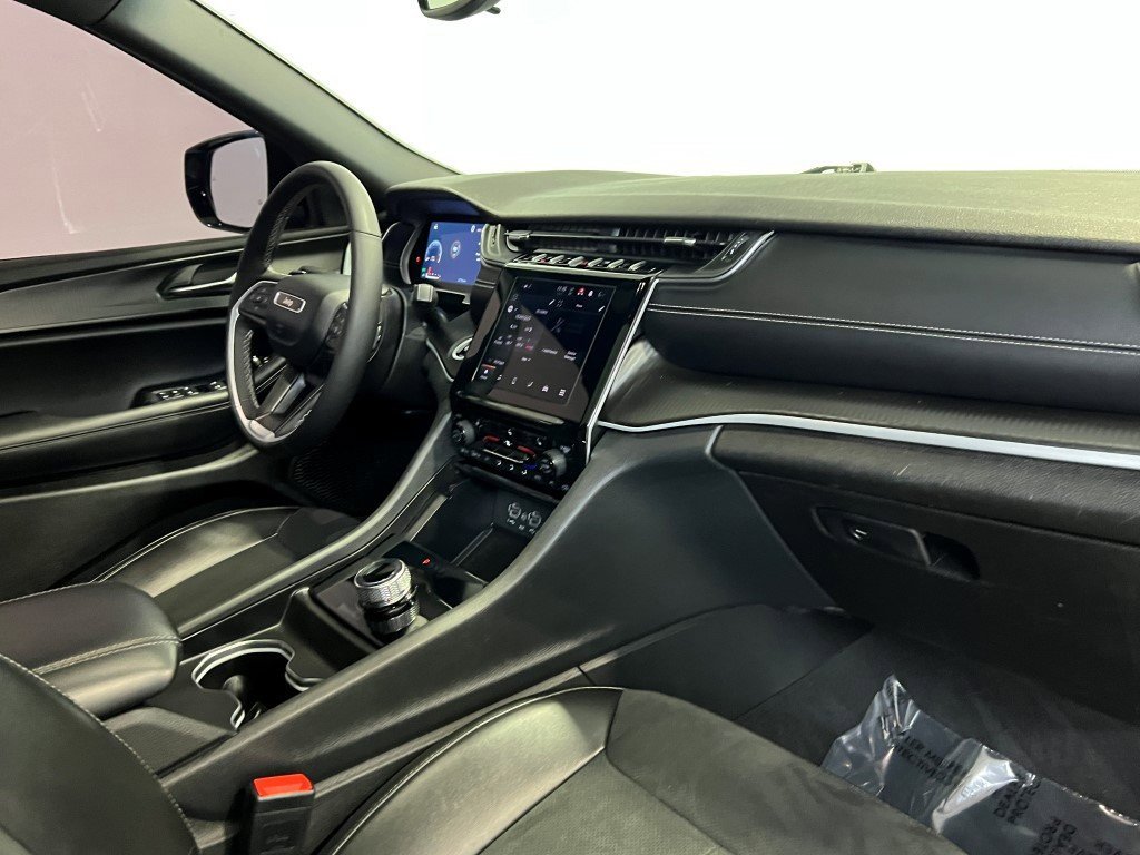 Certified 2024 Jeep Grand Cherokee L Altitude image 14