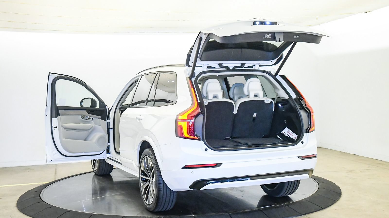 Certified 2026 Volvo XC90 B6 Ultra w/ Protection Package AWD/4WD image 27