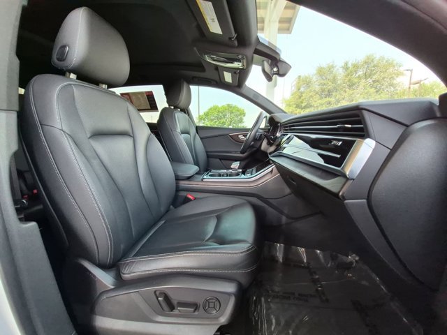 Used 2020 Audi Q8 Premium Plus w/ Premium Plus Package AWD/4WD image 23