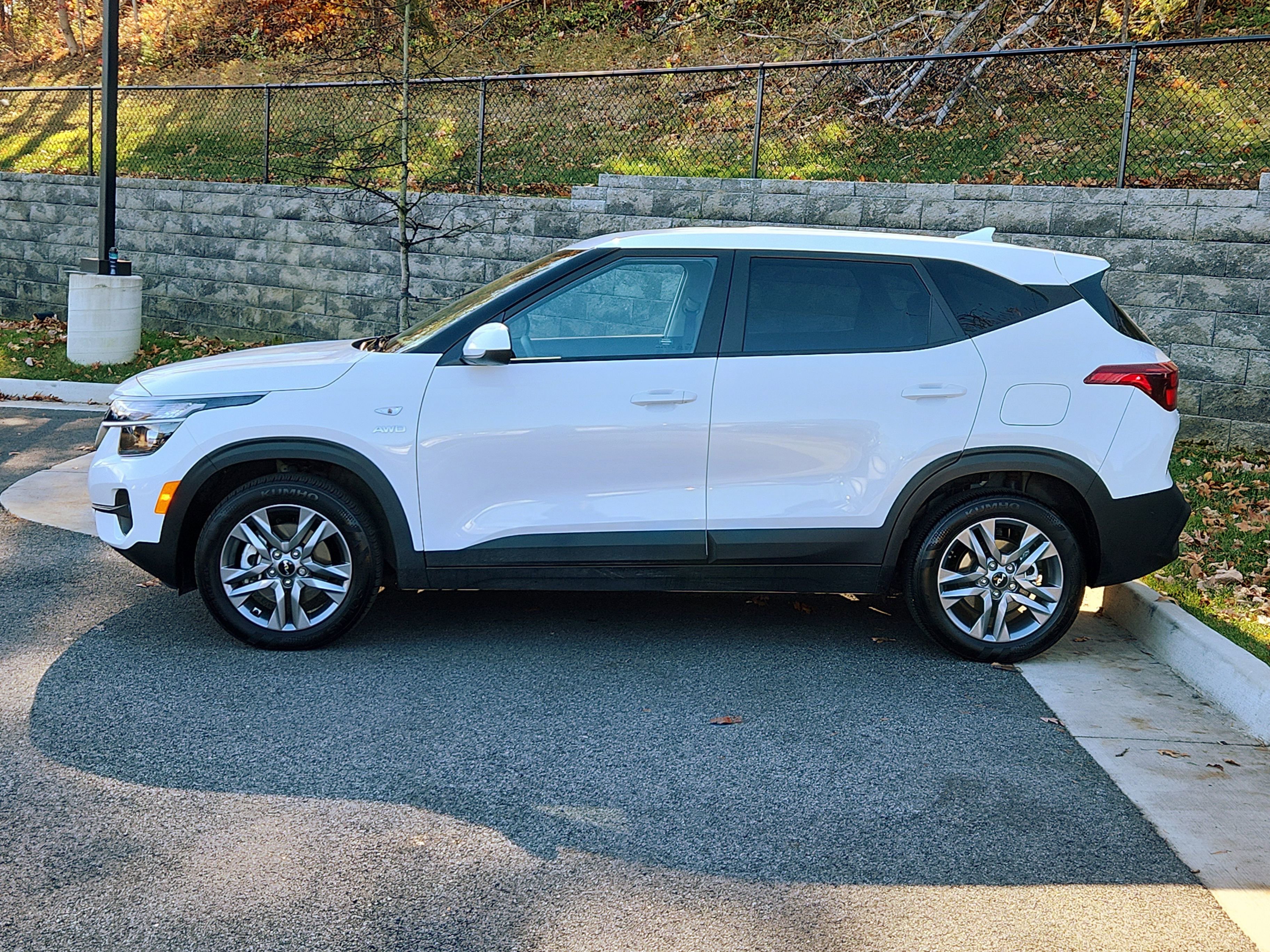 Used 2023 Kia Seltos LX image 6