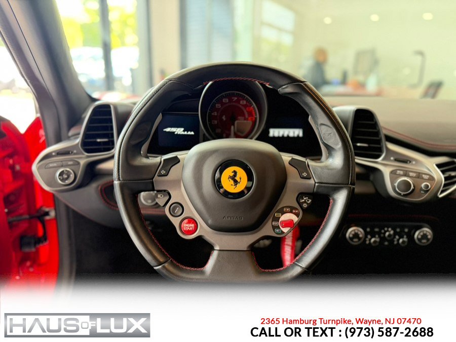 Used 2013 Ferrari 458 Italia Coupe RWD image 32