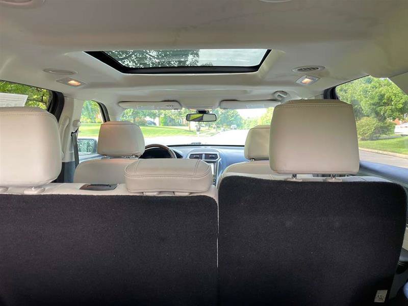 Used 2017 Ford Explorer Platinum AWD/4WD image 70