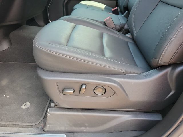 Used 2026 GMC Sierra 1500 SLT AWD/4WD image 5