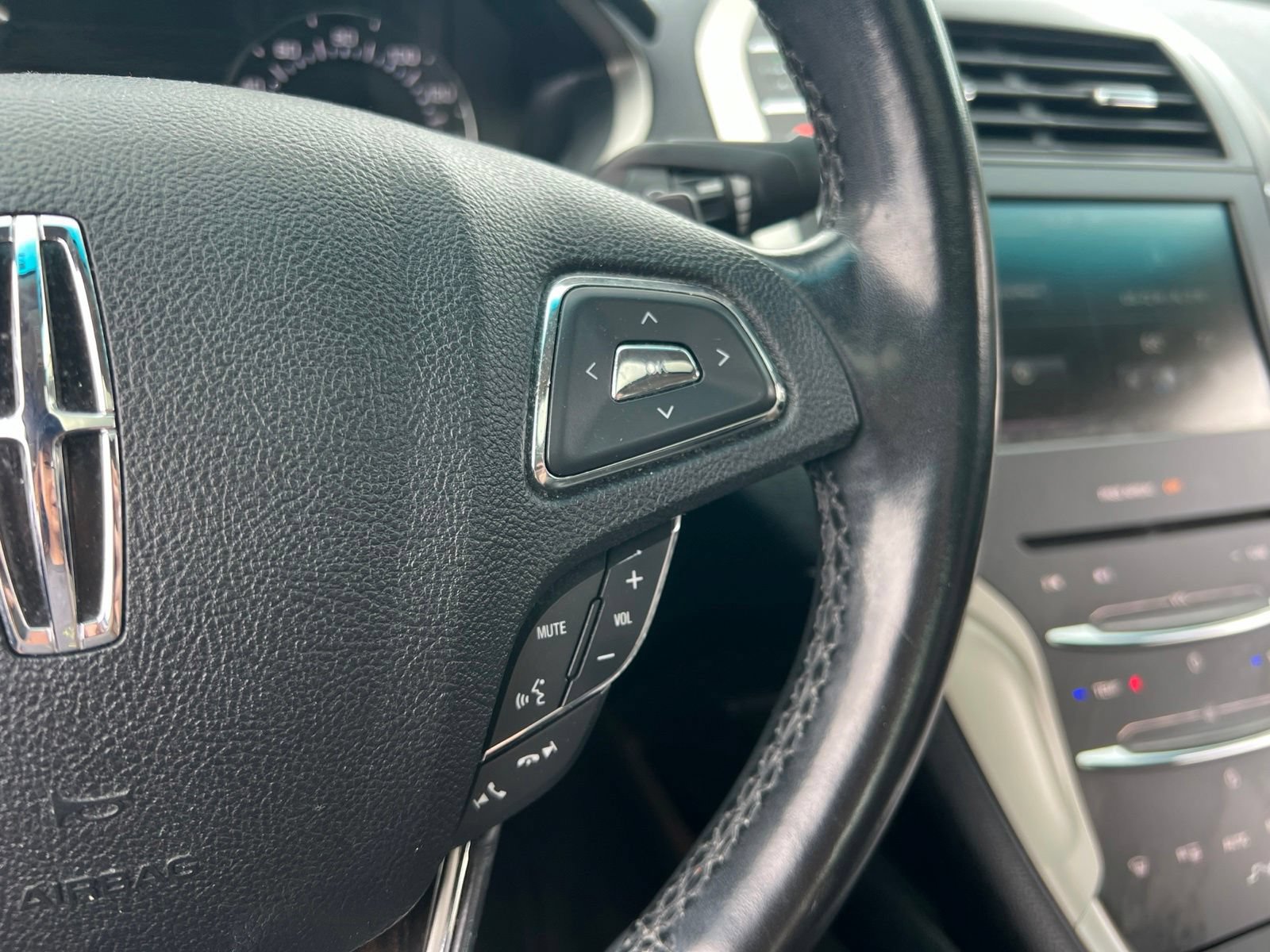 Used 2016 Lincoln MKZ w/ Equipment Group 300A Reserve FWD image 17