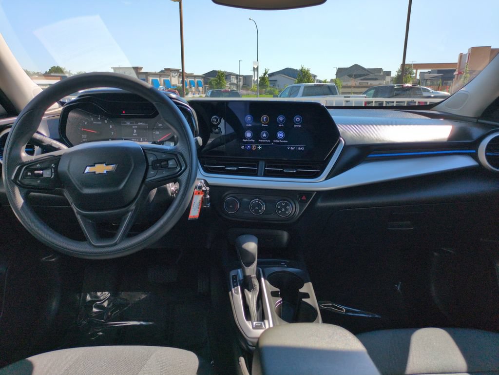 Used 2026 Chevrolet Trax LS FWD image 12
