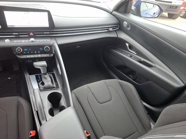 Certified 2024 Hyundai Elantra SEL FWD image 16