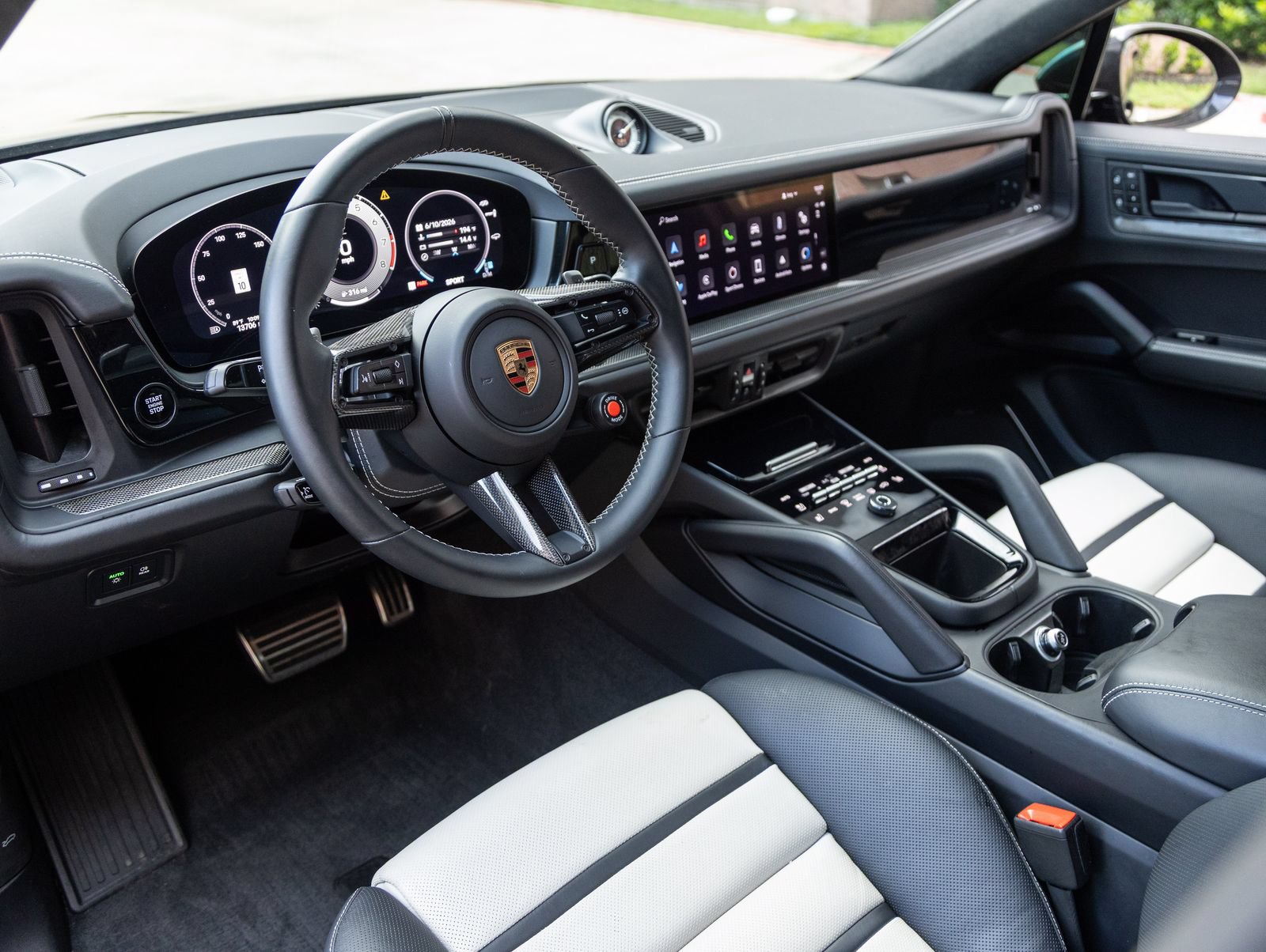 Certified 2025 Porsche Cayenne Turbo GT AWD/4WD image 4