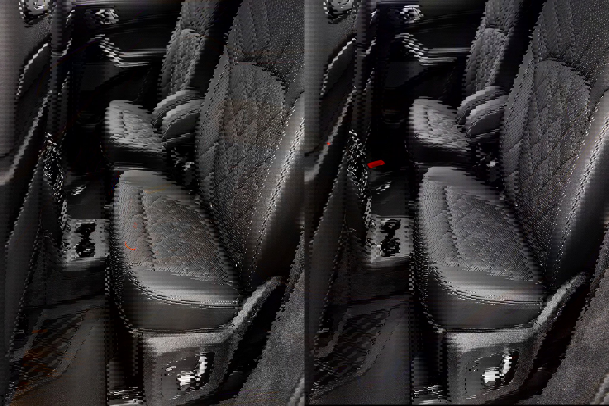 Used 2024 BMW X7 xDrive40i w/ M Sport Package image 38