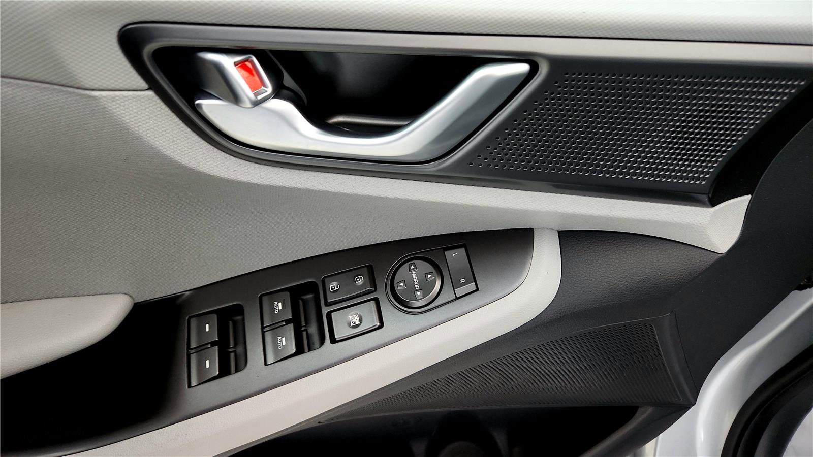 Used 2020 Hyundai Ioniq SEL image 23