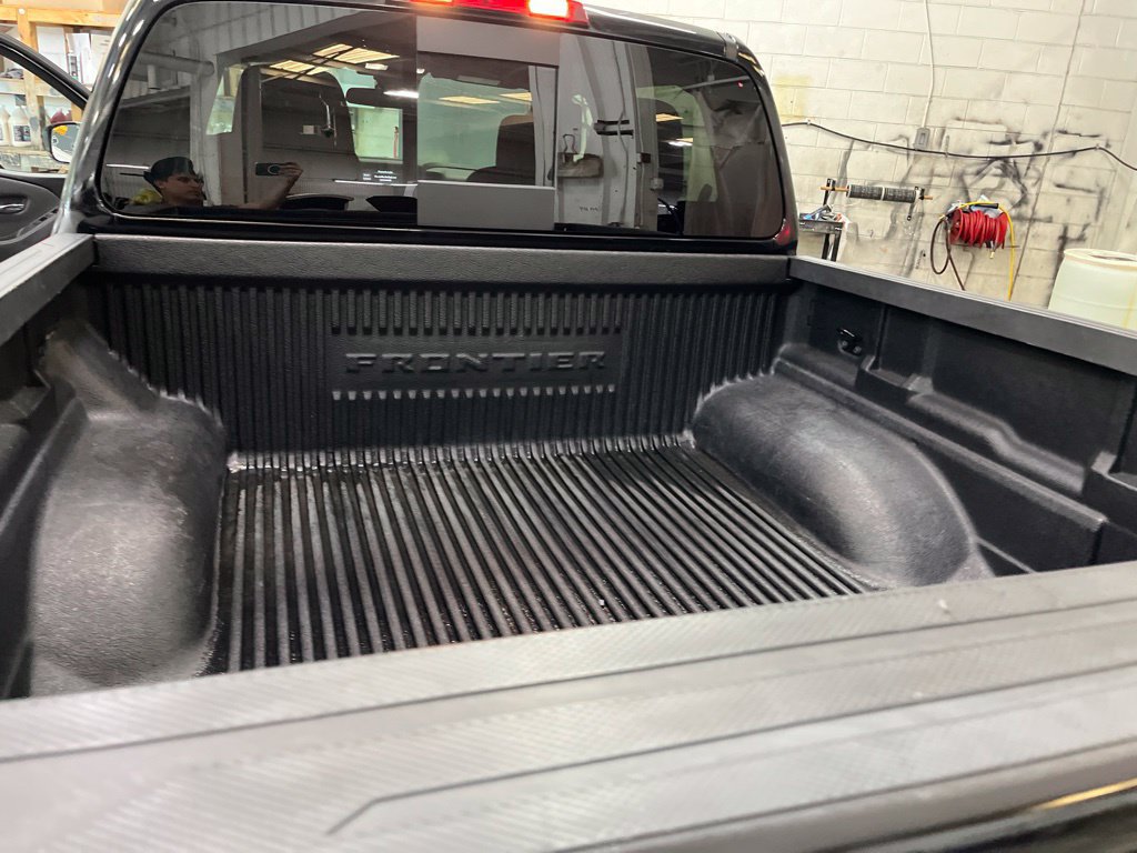 Used 2024 Nissan Frontier PRO-4X AWD/4WD image 27