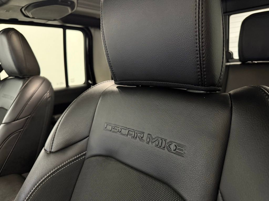 Used 2023 Jeep Gladiator Sport S image 15