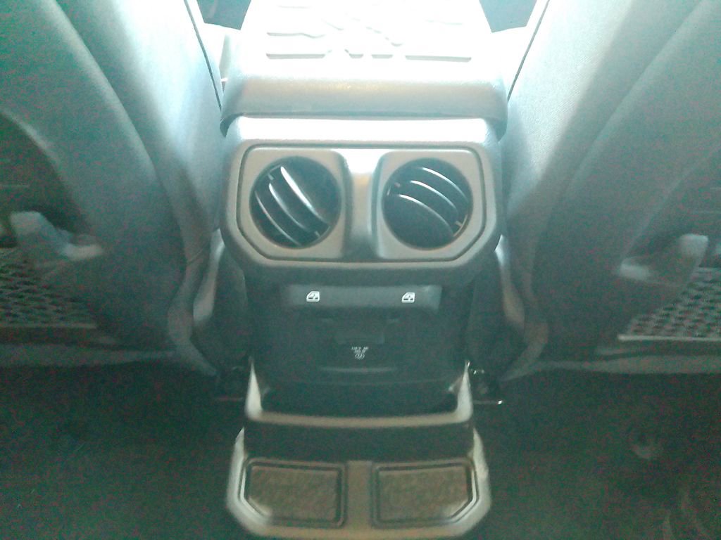 Used 2022 Jeep Wrangler Unlimited Rubicon 4xe image 33