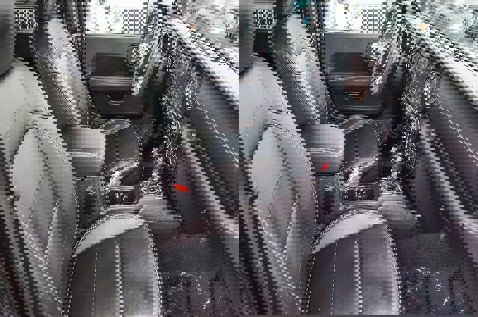 Used 2023 Jeep Wrangler Sahara image 15