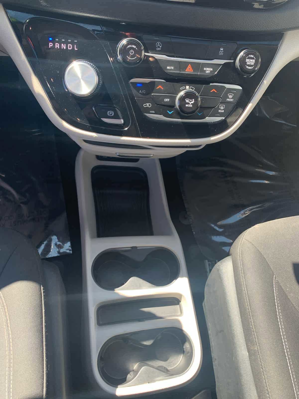 Used 2023 Chrysler Voyager LX image 16