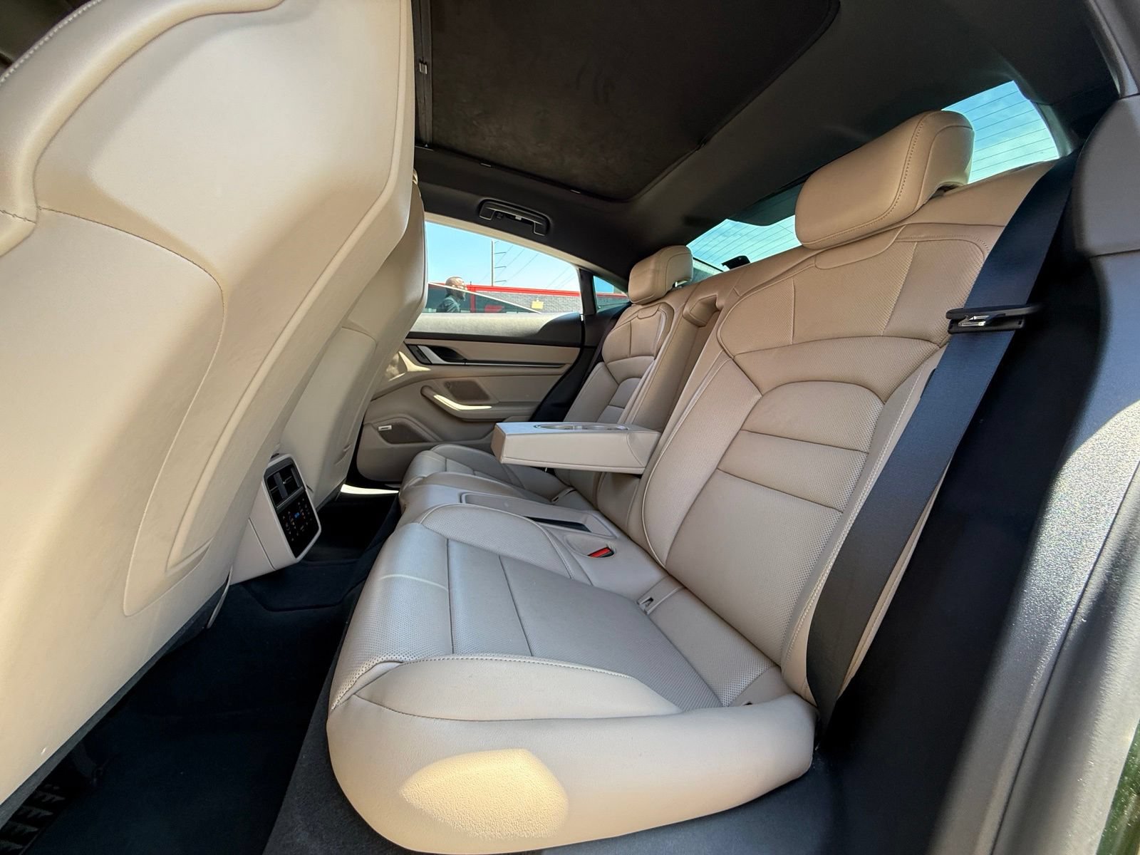 Used 2025 Porsche Taycan RWD image 18