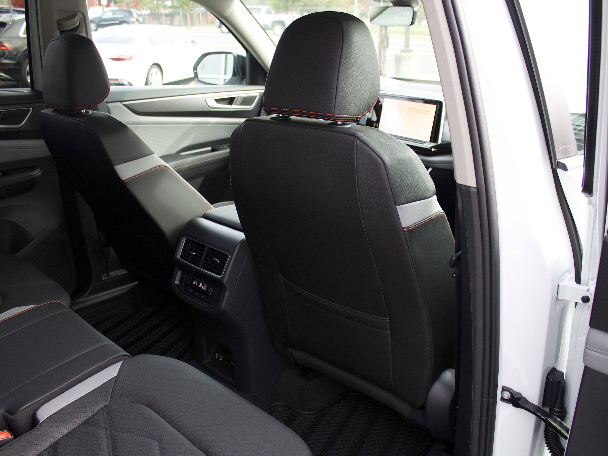New 2026 Volkswagen Atlas Peak Edition AWD/4WD image 32