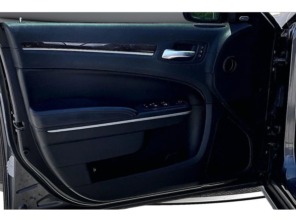 Used 2020 Chrysler 300 Limited RWD image 22