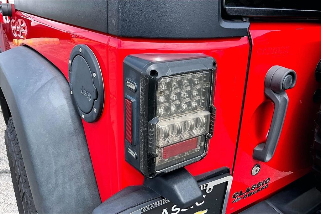 Used 2015 Jeep Wrangler Unlimited Rubicon image 22